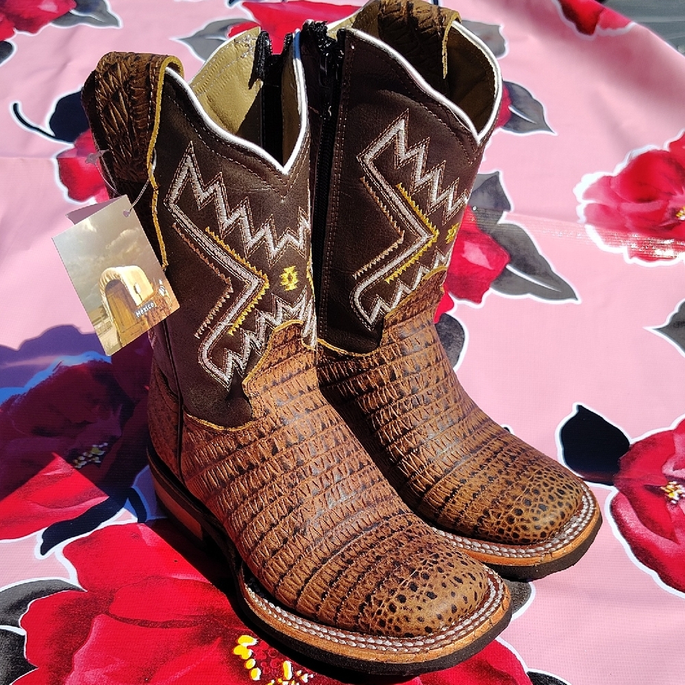 ( Girls ) Brown Western Cowboy Boots.